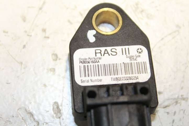 Dodge Ram (2008 - )  P68056160AA Датчик удара надувных подушек