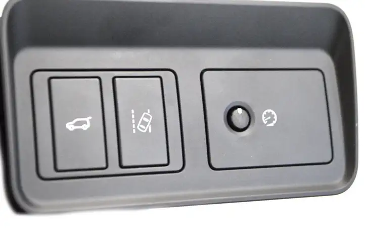Land Rover Range Rover Sport L494 (2013 - 2017) FK7211654DC Кнопка фаркопа в багажнике — фото 5
