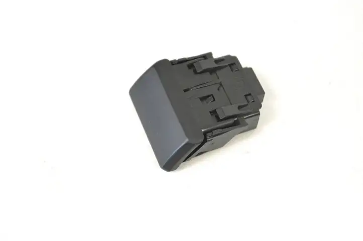 BMW X5 E70 (2006 - 2013) 6949309 Кнопка фаркопа в багажнике — фото 1