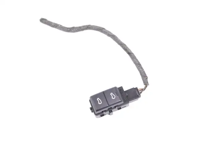 Land Rover Freelander 2 - LR2 (2006 - 2010) 5H2215B24AA Кнопка фаркопа в багажнике — фото 1