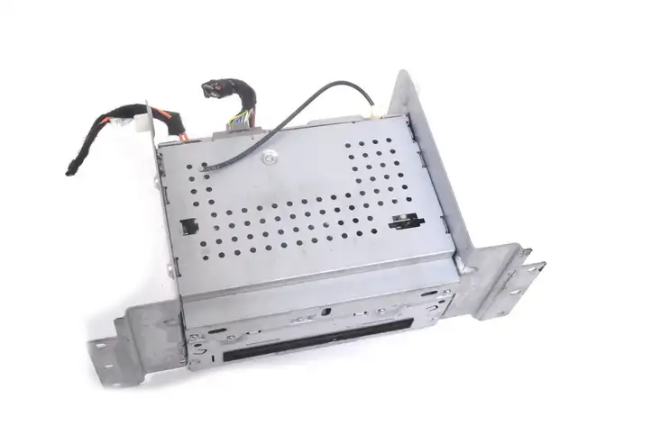 Land Rover Freelander 2 - LR2 (2006 - 2010) 6G9N18C815TA CD/DVD чейнджер — фото 2