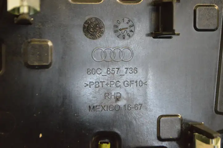 Audi Q5 SQ5 (2017 - ) 80C857736 Накладка центрального динамика — фото 5