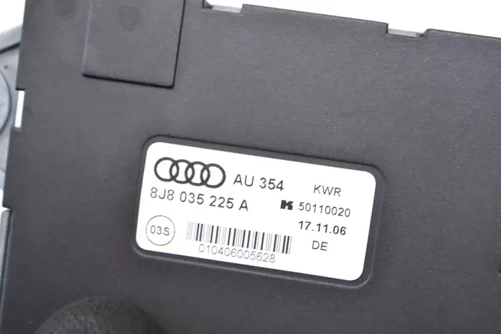 Audi TT TTS Mk2 (2006 - 2010) 8J8035225A Усилитель антенны — фото 3