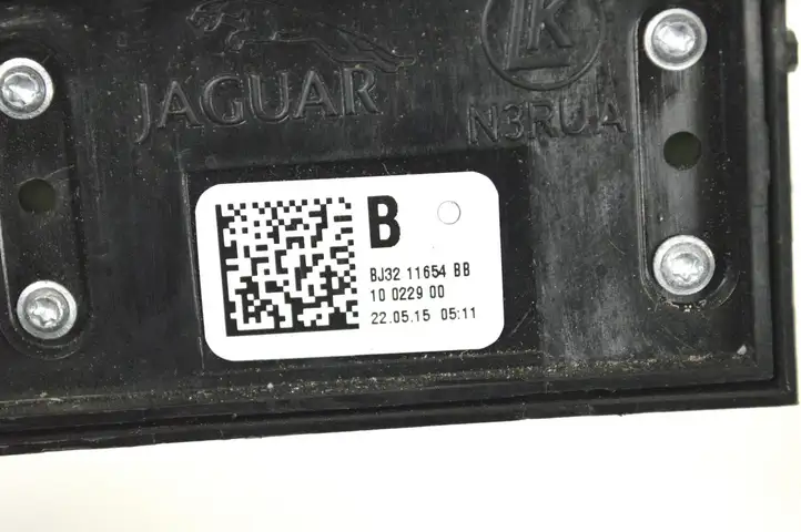 Land Rover Evoque I (2011 - 2015) BJ3211654BB Кнопка закрытия багажника — фото 4
