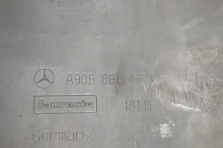 Mercedes-Benz Sprinter W906 (2006 - 2018) A9068804571 Угловая часть заднего бампера — фото 5