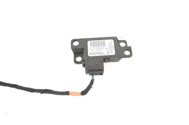 Chevrolet Trax (2013 - 2017) 20860277 GPS антенна — фото 2