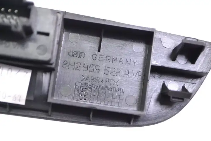 Audi A4 S4 B6 8E 8H (2000 - 2006) 8H2959528 Кнопка фаркопа в багажнике — фото 5