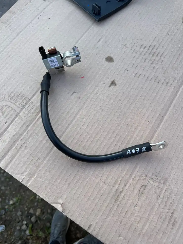 Audi A4 S4 B8 8K (2011 - 2015) 8T0915181 Минусовой провод аккумулятора — фото 2