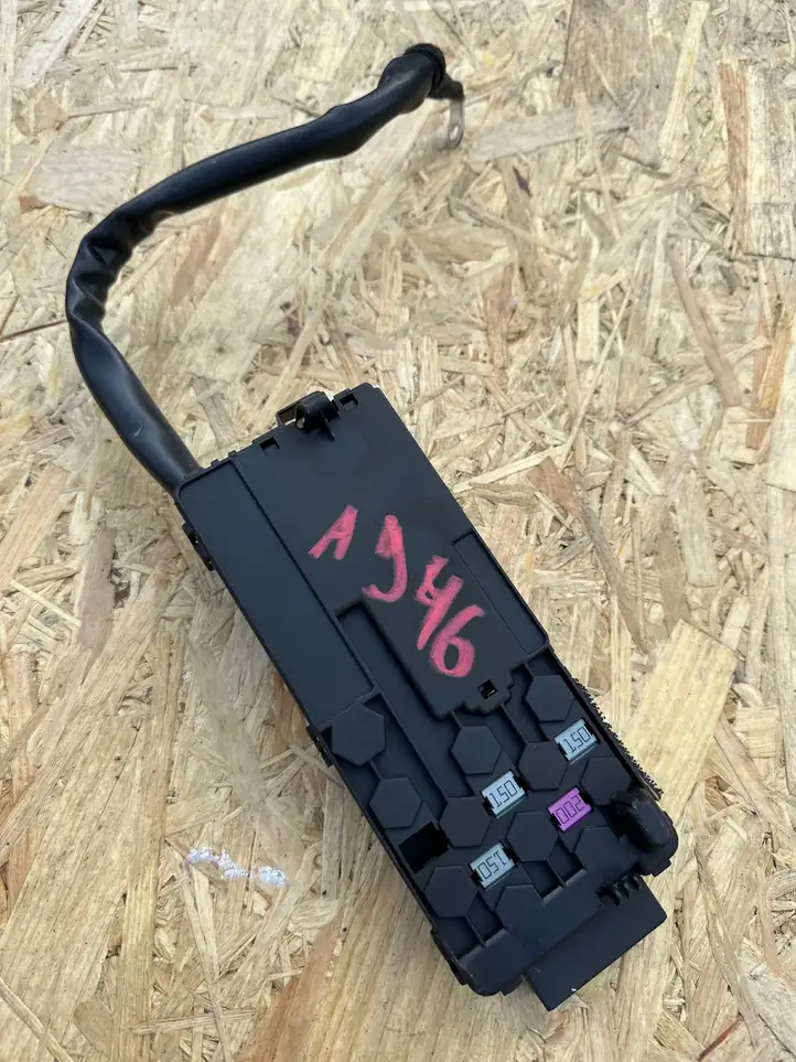 Mercedes-Benz E W211 (2002 - 2009)  013948411 Ящик предохранителей (комплект)