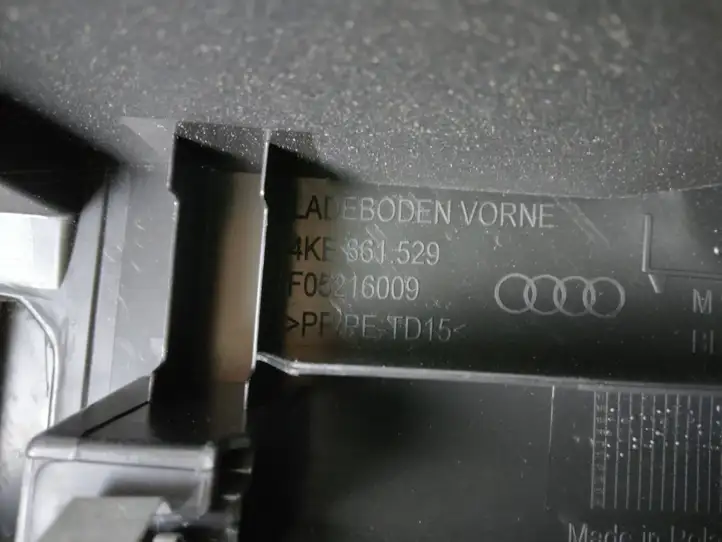 Audi e-tron (2018 - ) 4KE861529 Прочие детали салона — фото 3