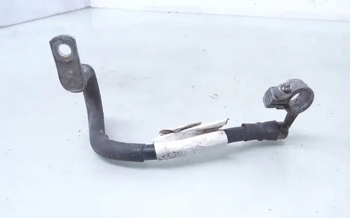 Volkswagen Touran I (2003 - 2010)   Минусовый провод (аккумулятора)