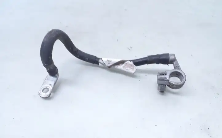 Volkswagen Touran I (2003 - 2010)   Минусовый провод (аккумулятора)