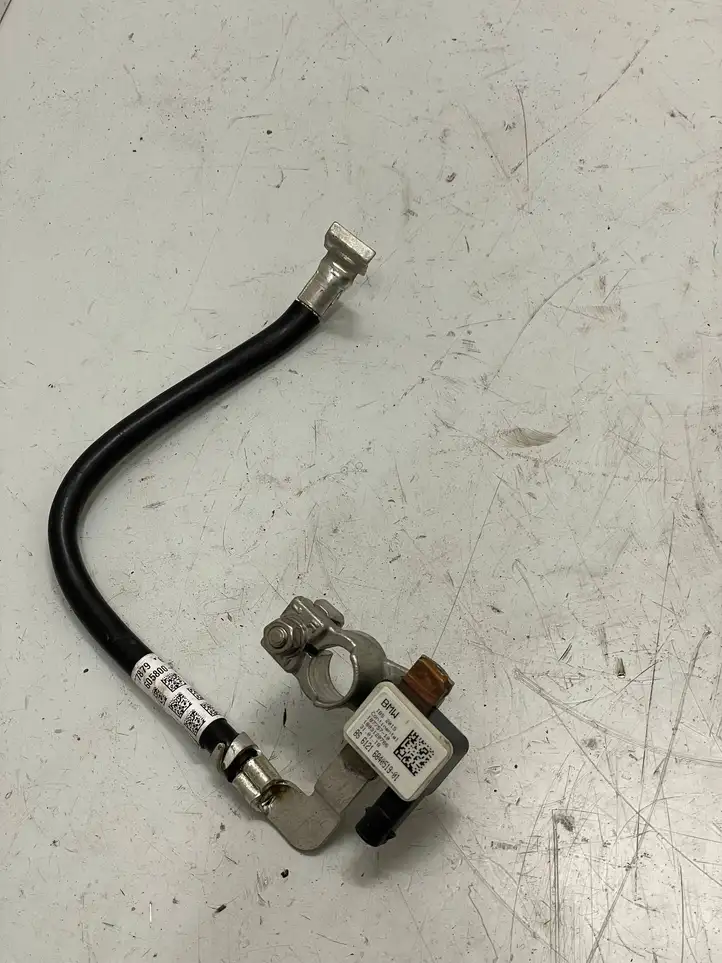 BMW 7 G11 G12 (2015 - 2022)  6840519 Минусовый провод (аккумулятора)