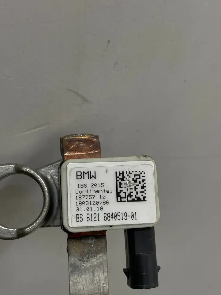 BMW 7 G11 G12 (2015 - 2022)  6840519 Минусовый провод (аккумулятора)