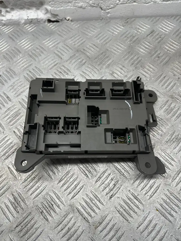 BMW X5 E70 (2006 - 2013) 518954021A Блок предохранителей — фото 2