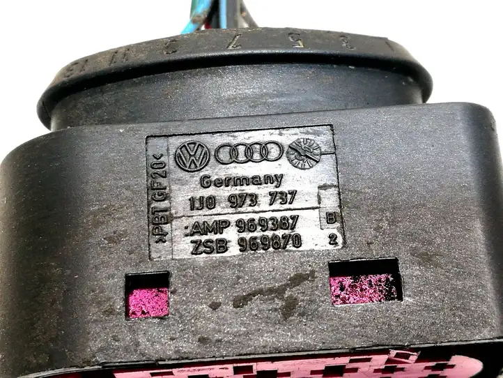 Volkswagen PASSAT B6 (2005 - 2010) 1J0973737 Прочая электропроводка — фото 2