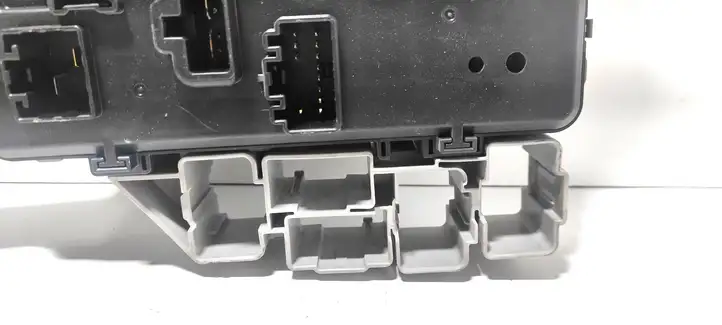 Ford Mondeo Mk III (2000 - 2007)  3S71F042B85CA Блок предохранителей