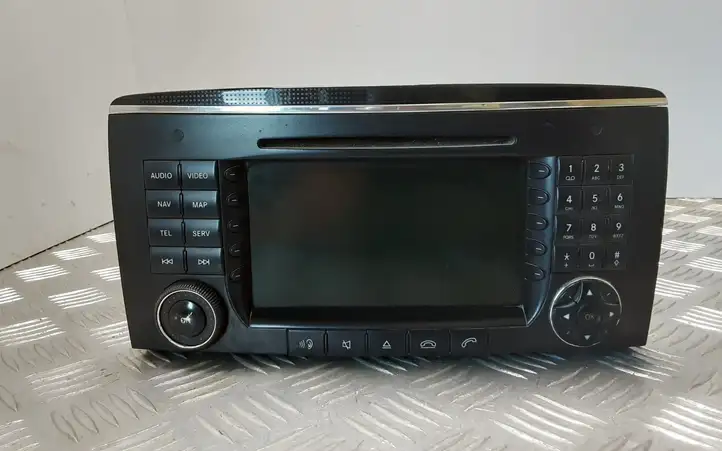Mercedes-Benz R W251 (2005 - 2013) A2518200979 Магнитола / мультимедийная система — фото 1