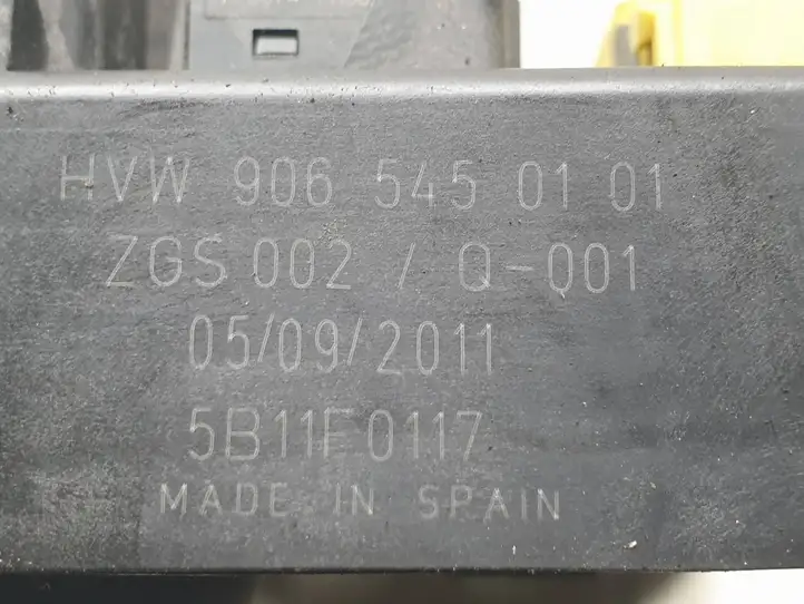 Volkswagen Crafter (2006 - 2016) 9065450101 Блок предохранителей — фото 6