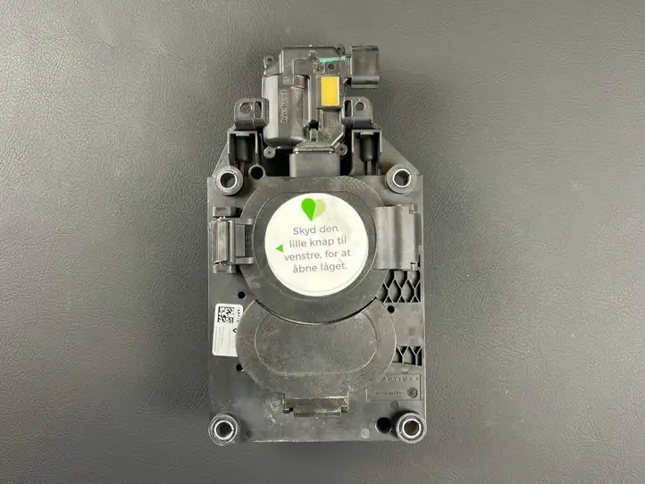 Renault Zoe (2012 - ) 296932462R Зарядный разъем электромобиля — фото 2