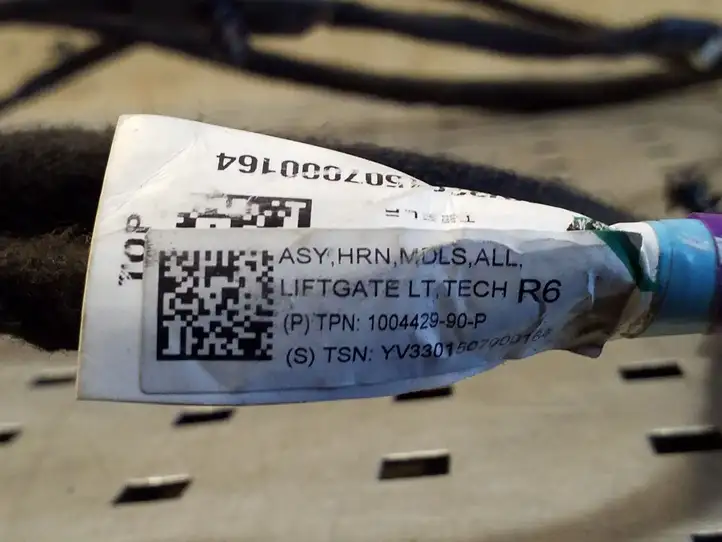 Tesla Model S (2016 - 2021) 100442990P Жгут проводов крышки багажника — фото 2