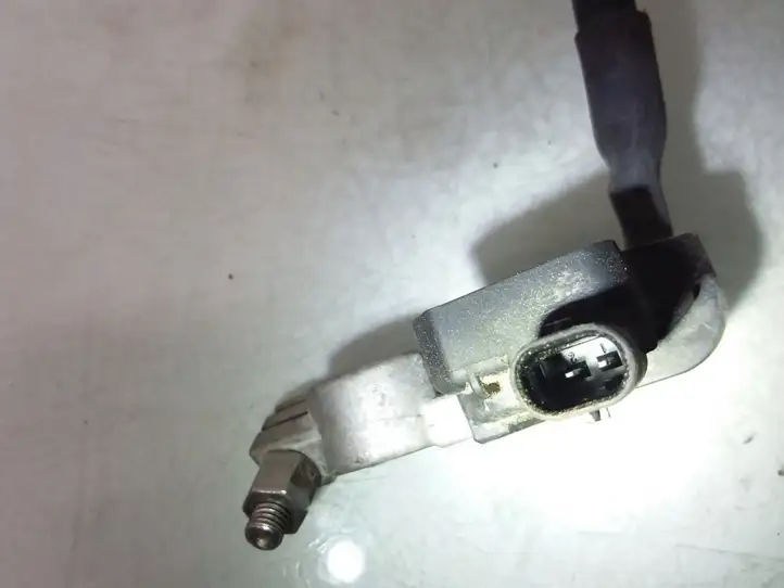 Skoda Fabia Mk3 (NJ) (2015 - 2021)  6C0915181B Минусовый провод (аккумулятора)