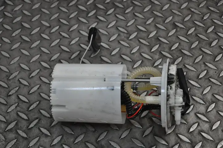 Nissan Juke I F15 (2010 - 2018) 170401KB0A Топливный насос (в баке) — фото 1