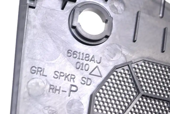 Subaru Legacy (2009 - 2013) 66118AJ010 Накладка центрального динамика — фото 5
