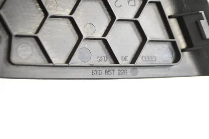Audi A5 8T 8F (2007 - 2011) 8T0857228 Накладка центрального динамика — фото 5