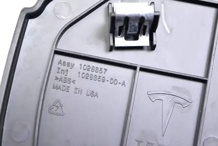 Tesla Model S (2016 - 2021) 102835900A Боковая отделка панели приборов — фото 5