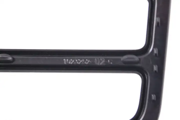 Tesla Model S (2016 - 2021) 102325202C Декоративная планка — фото 5