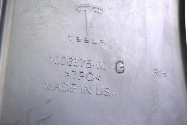 Tesla Model S (2016 - 2021) 100667500G Прочая отделка багажника — фото 5