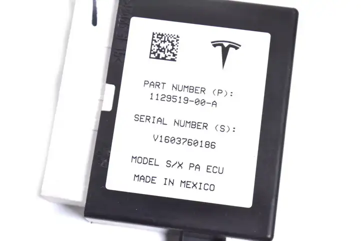 Tesla Model S (2016 - 2021) 112951900A Блок управления парктрониками — фото 5