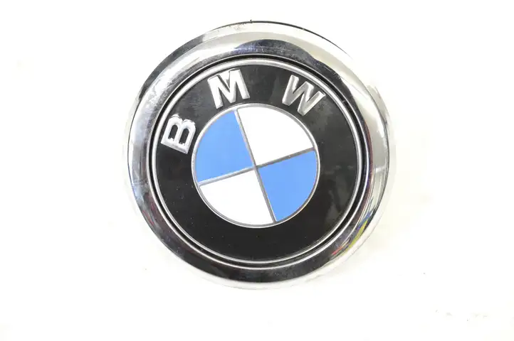 BMW X2 F39 (2018 - 2022) 7436404 Кнопка закрытия багажника — фото 1