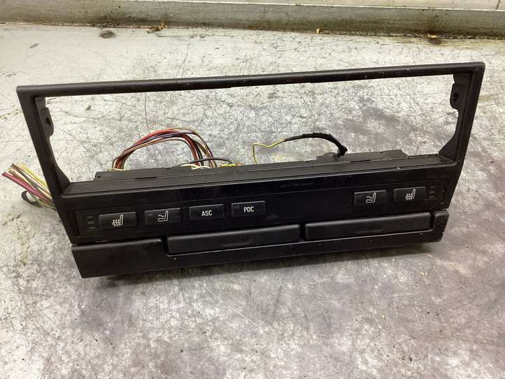 BMW 5 E39 (1996 - 2003)  03742061 Включатель обогрева