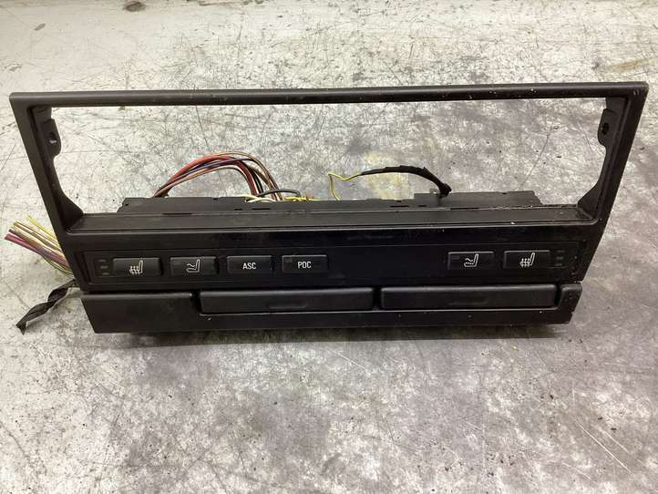BMW 5 E39 (1996 - 2003)  03742061 Включатель обогрева