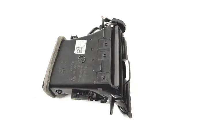 BMW 5 G30 G31 (2016 - ) 9329585 Воздушная решетка панели — фото 3