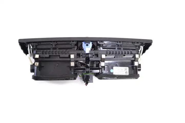 BMW 2 F22 F23 (2013 - 2017) 9317945 Воздушная решетка панели — фото 4