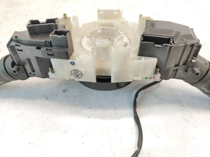 Nissan Almera Tino (2000 - 2006)  25540AV600 Комплект ручек