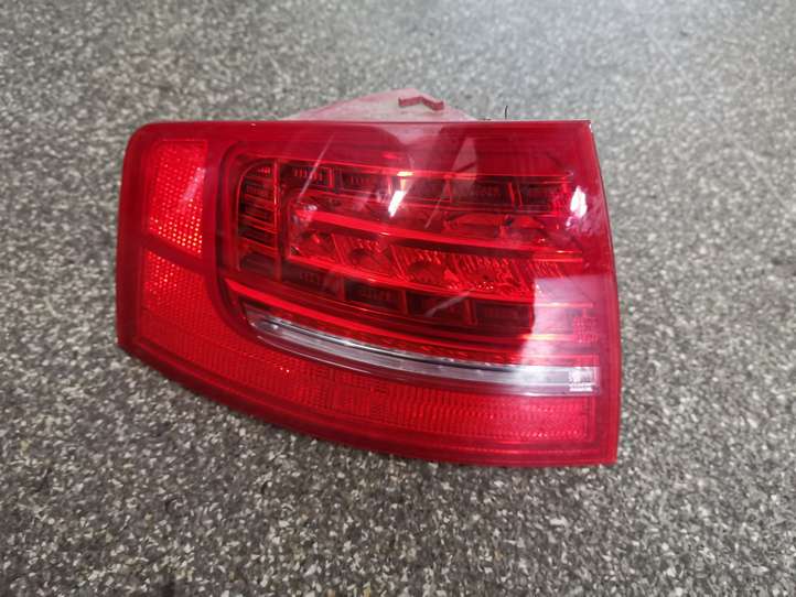 Audi A8 (2005 - 2007)  4E0945095H Задний фонарь в кузове