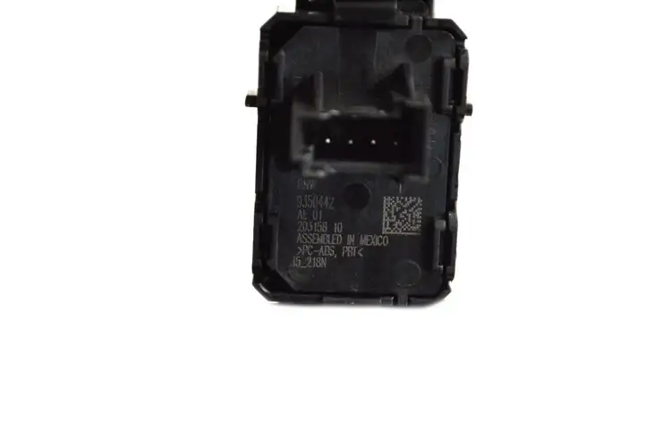 BMW X6 F16 (2014 - 2017) 9350442 Кнопка фаркопа в багажнике — фото 5
