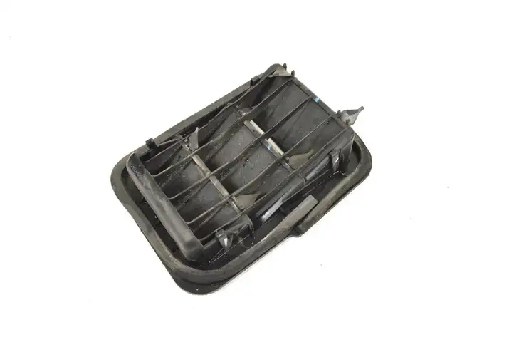 Toyota Corolla Verso E121 (2004 - 2007) 629400F010 Вентиляционная решетка кузова — фото 4