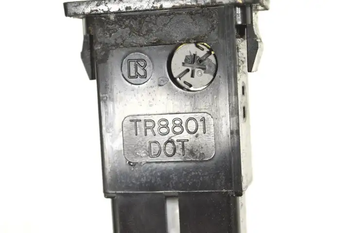 Toyota Corolla Verso E121 (2004 - 2007) TR8801DOT Кнопка фаркопа в багажнике — фото 5