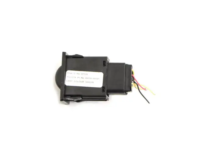 Toyota Corolla Verso E121 (2004 - 2007) 8415202021 Кнопка фаркопа в багажнике — фото 2