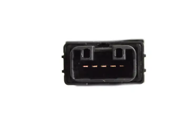 Toyota Corolla Verso E121 (2004 - 2007) 8415202021 Кнопка фаркопа в багажнике — фото 4