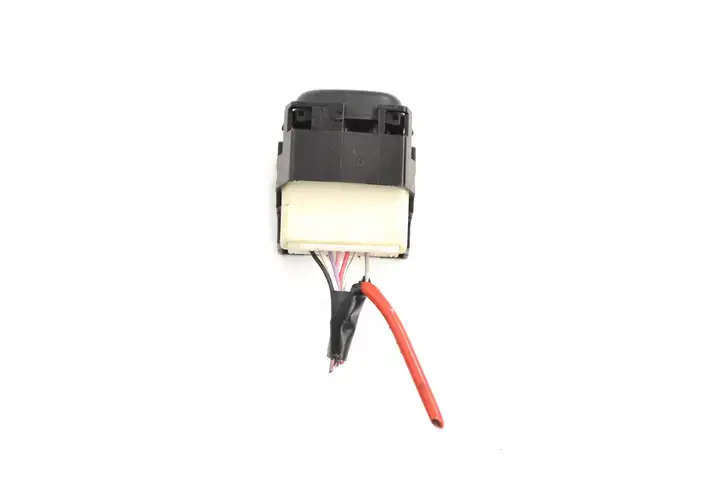 Toyota Corolla Verso E121 (2004 - 2007) 183574 Кнопка фаркопа в багажнике — фото 3