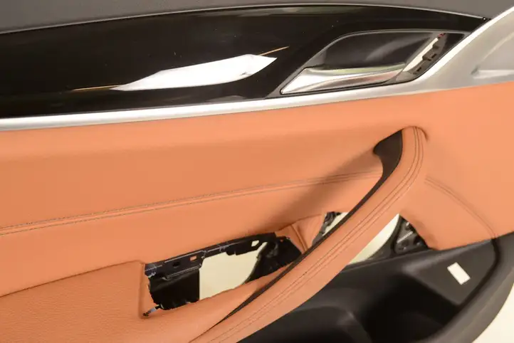 BMW 5 G30 G31 (2016 - ) Обшивка передней двери — фото 4