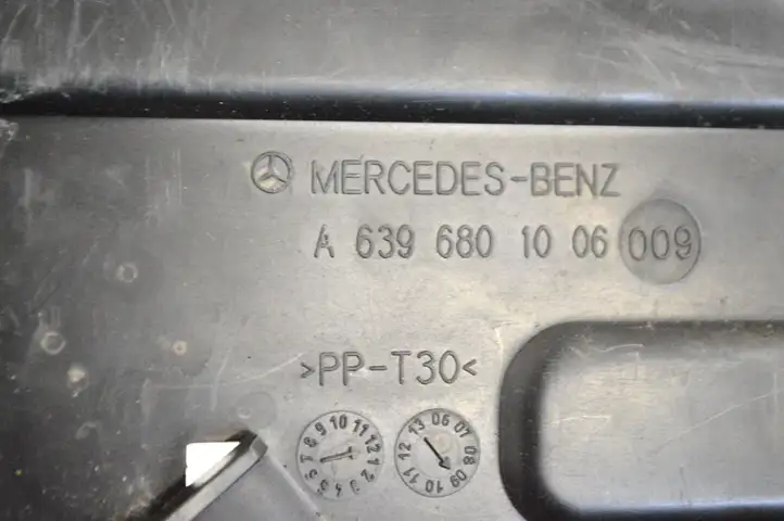 Mercedes-Benz Vito Viano W639 (2010 - 2015) A6396801006 Нижняя отделка панели приборов — фото 5