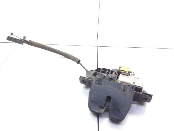 Opel Vectra (2002 - 2005)  09180104 Замок задней крышки