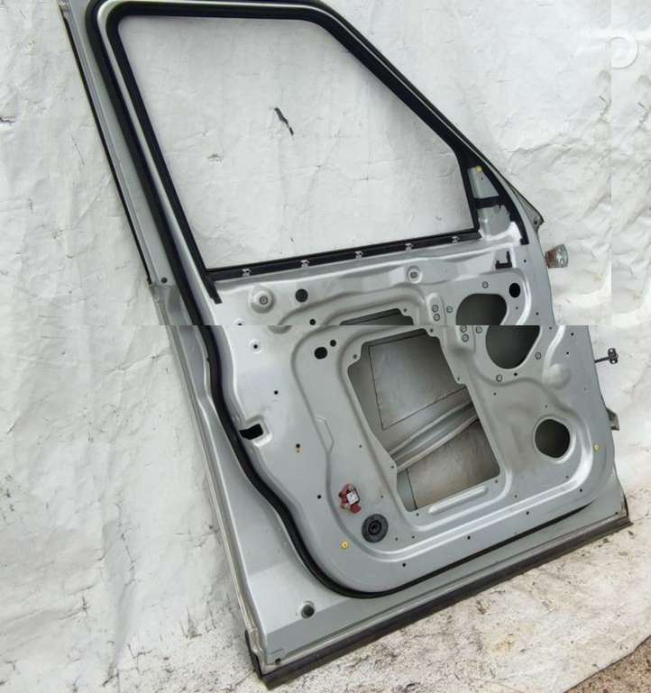 Land Rover Discovery (2004 - 2009)  BDA780110 Дверь
